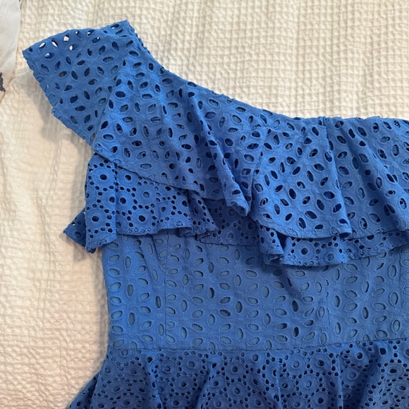 NWT Lilly Pulitzer Blue Josey Eyelet One Shoulder Dress Size 00 - Picture 3 of 4